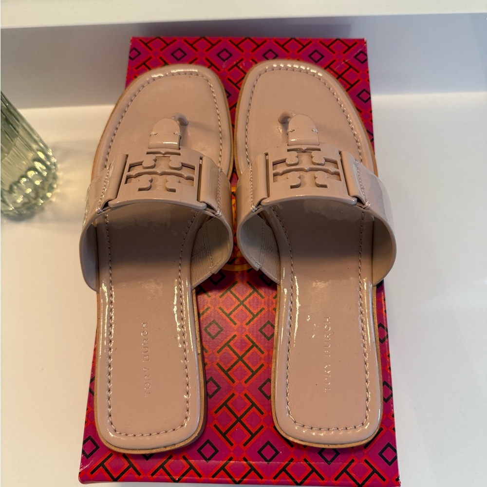 New in Box Tory Burch Georgia Sandal in Soft Patent Sheep